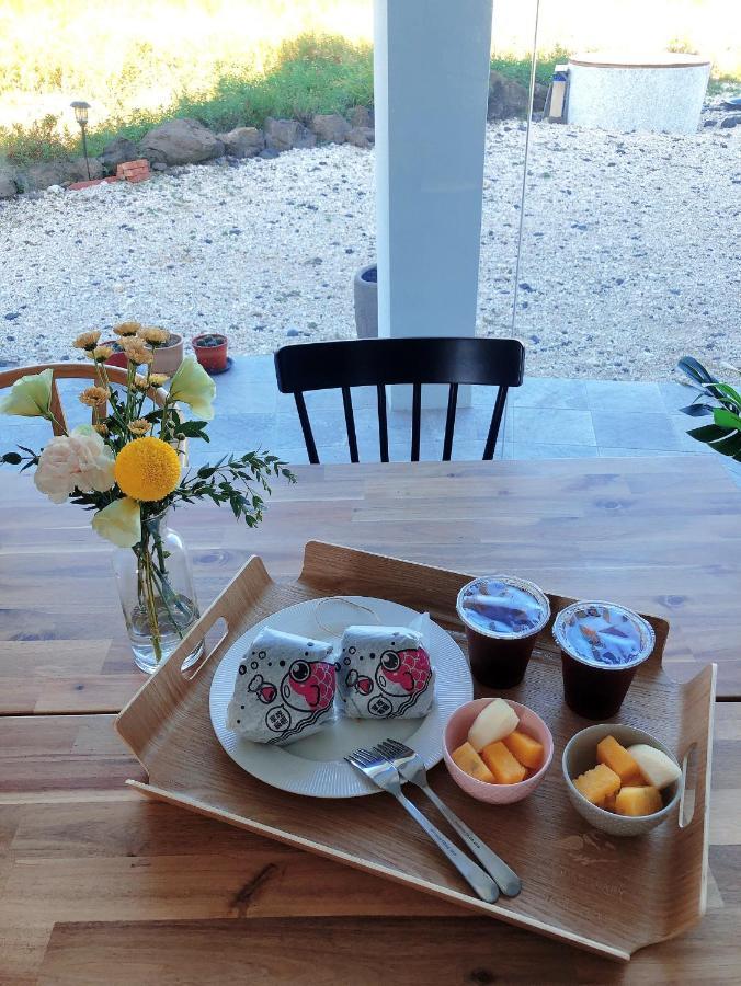 Sea House Diary Homestay Манонг Екстериор снимка