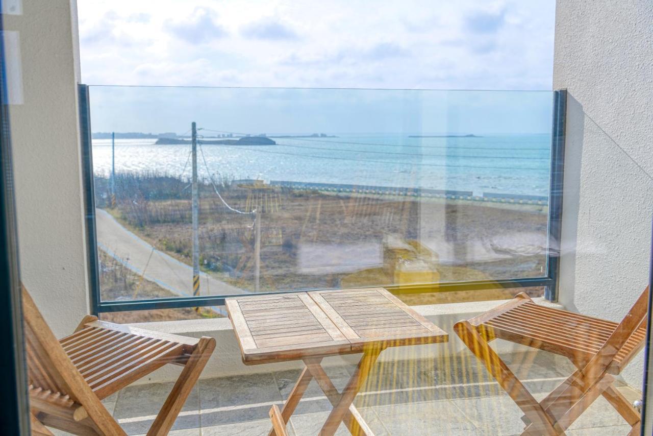 Sea House Diary Homestay Манонг Екстериор снимка