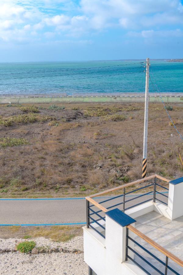 Sea House Diary Homestay Манонг Екстериор снимка