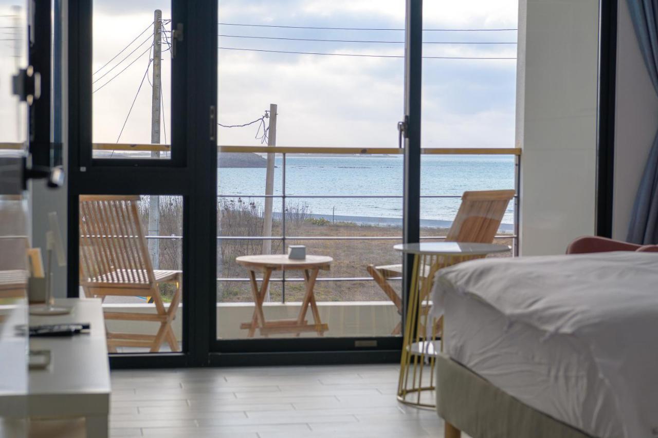 Sea House Diary Homestay Манонг Екстериор снимка