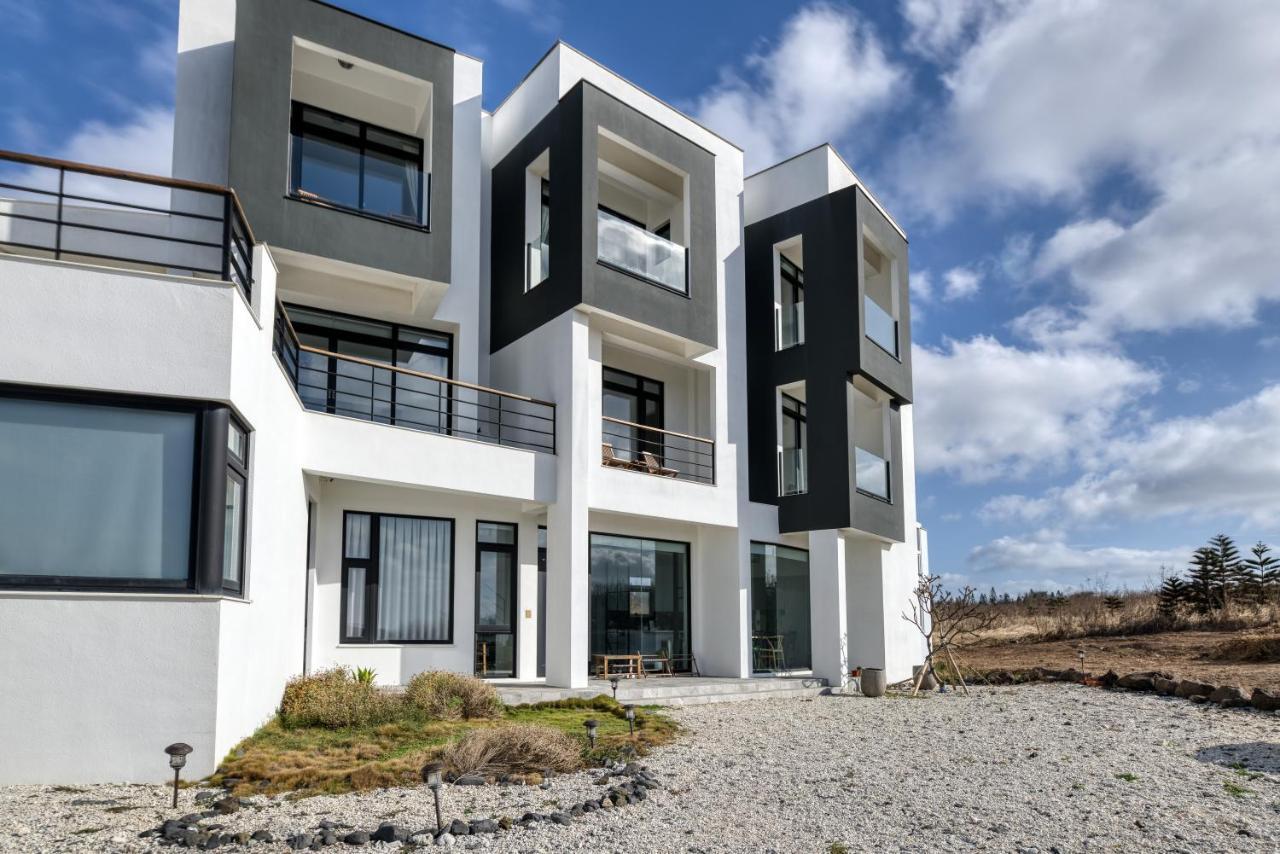 Sea House Diary Homestay Манонг Екстериор снимка