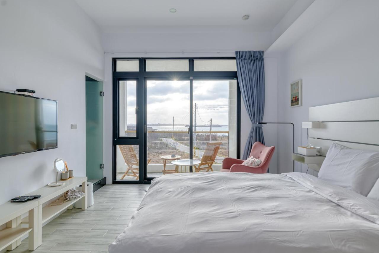 Sea House Diary Homestay Манонг Екстериор снимка